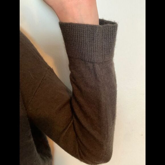 Ellen Tracy olive asymmetrical collar sweater, long-sleeved, front pockets, L - Picture 13 of 15
